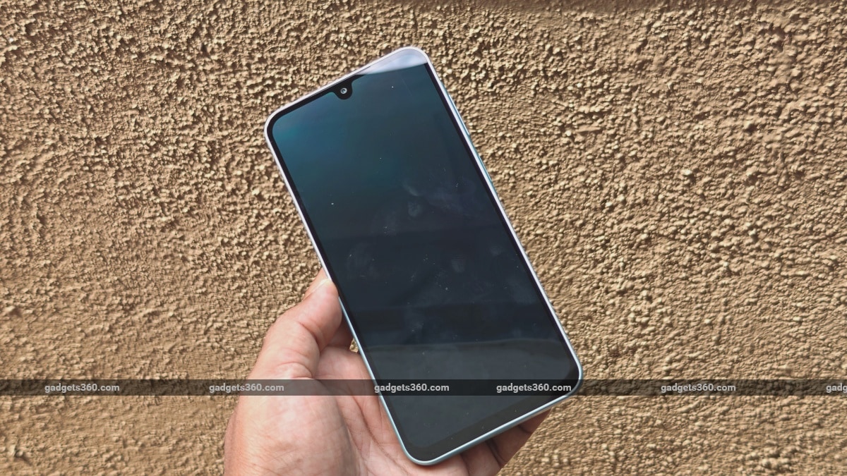 samsung galaxy a26 display smudges gadgets 360 SamsungGalaxyA26  Samsung